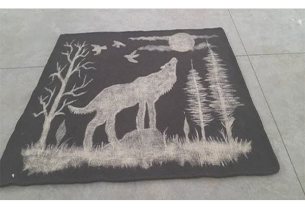Felt carpet with wolf pattern